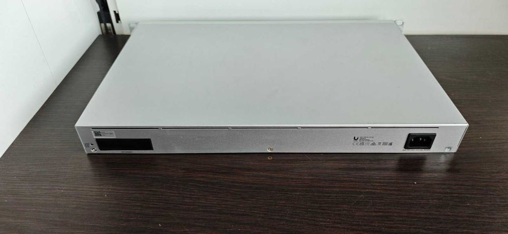SFP+ USW-Pro-24-POE  10Gbps Ubiquiti UniFi Switch Pro 24-POE Gen2 500W