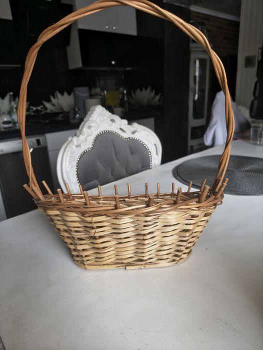 Koszyk wiklinowy