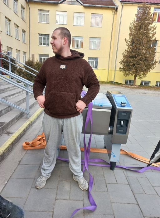 Вантажники + Авто Під Ваш Вантаж  Львів Підйом Матеріалу/Важкогабариту