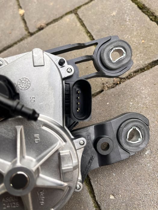 AUDI Q3 83A Silniczek tylnej wycieraczki