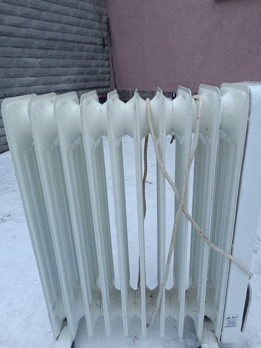 Продам масляний обігрівач