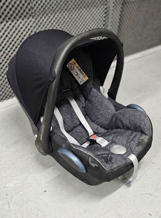 Novo preço: 30 € ( motivo: libertar espaço) Ovo / Cadeira Auto Bébé Confort (Grupo 0+) com Capota
