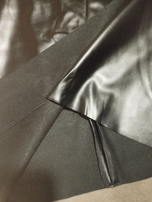 Шкіряна спідниця