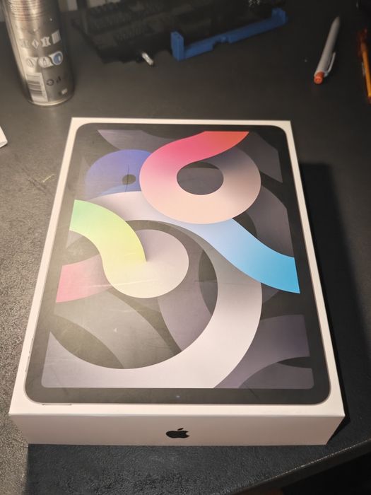 Apple iPad Air 4 64GB WiFi + Cellular LTE 10,9” – ładny stan