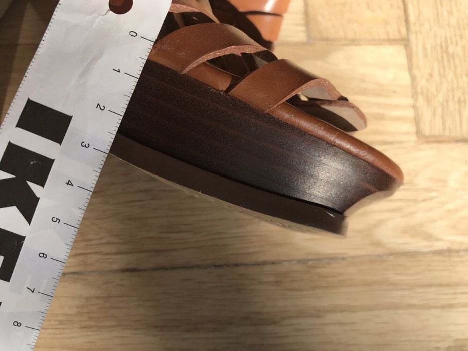 sandaly GUESS, ruda skora