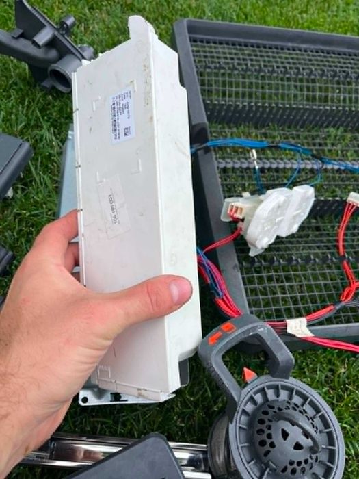 Części z demontażu zmywarki Electrolux EEM48320L
