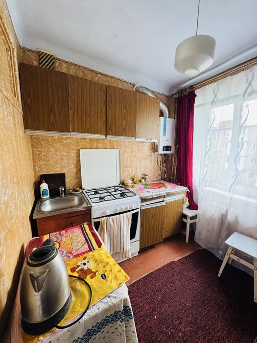 Продам двох кімнатна по вул.Вʼяч.Чорновола,18А.у м.Новий Розділ
