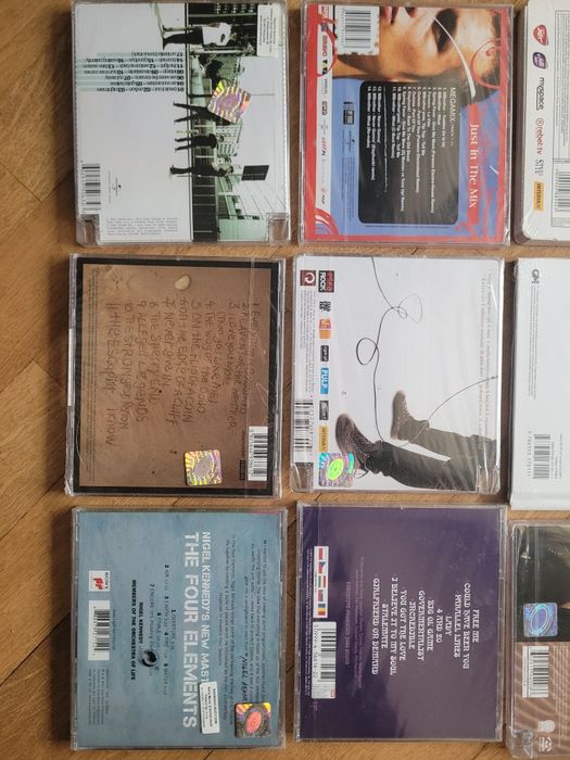 Płyty CD zafoliowane nieużywane