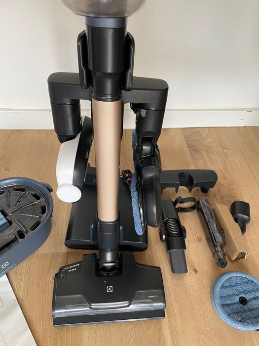 Odkurzacz pionowy ELECTROLUX Power Hygienic 800
