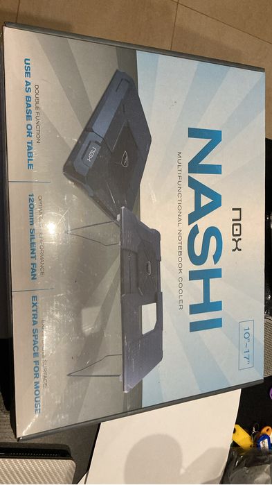 Base ventilada Nox Nashi para portáteis até 17 polegadas, na cor preta