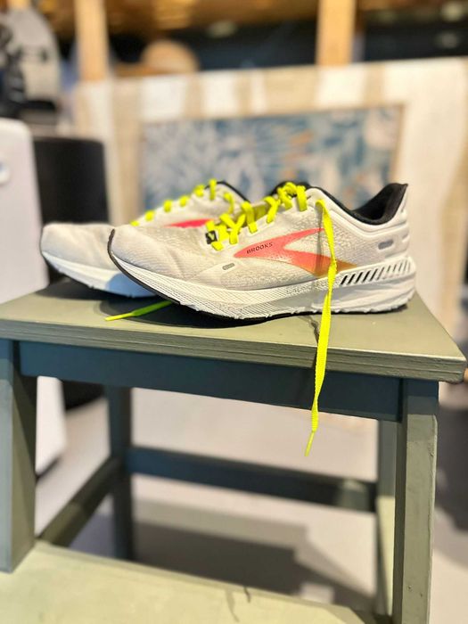 Ténis Corrida Brooks