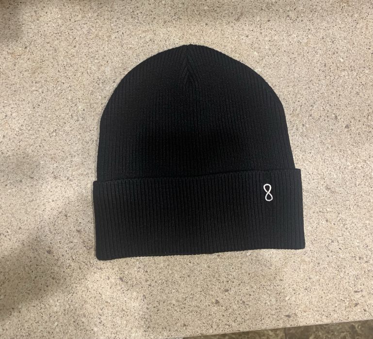 Шапка жіноча