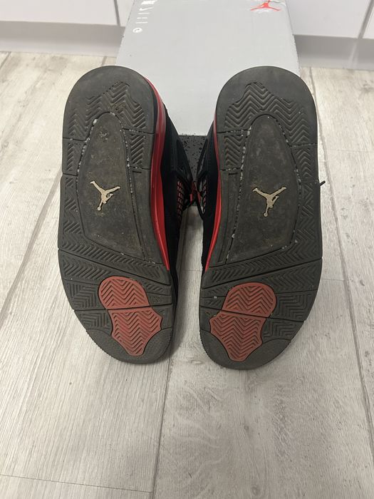 Air Jordan 4 Retro Thunder