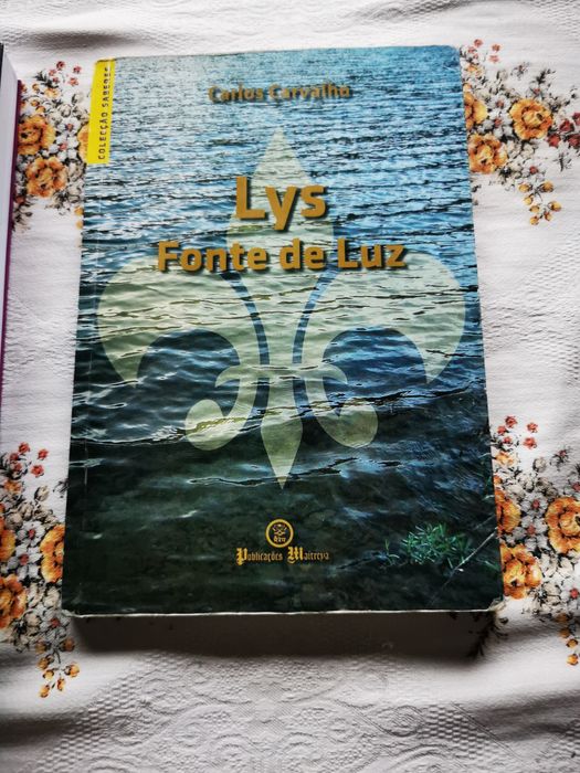 Livros auto conhecimento e espiritualidade a 2 euros cada um.