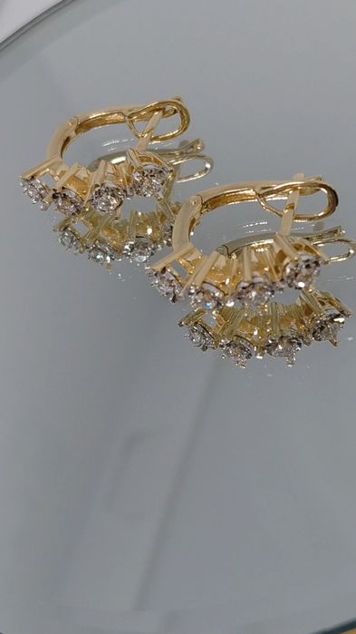 Золотые серьги с природными бриллиантами