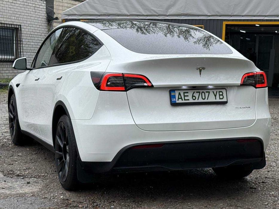 Tesla Model Y 2023 ціла автівка 82 кВт Dual Motors