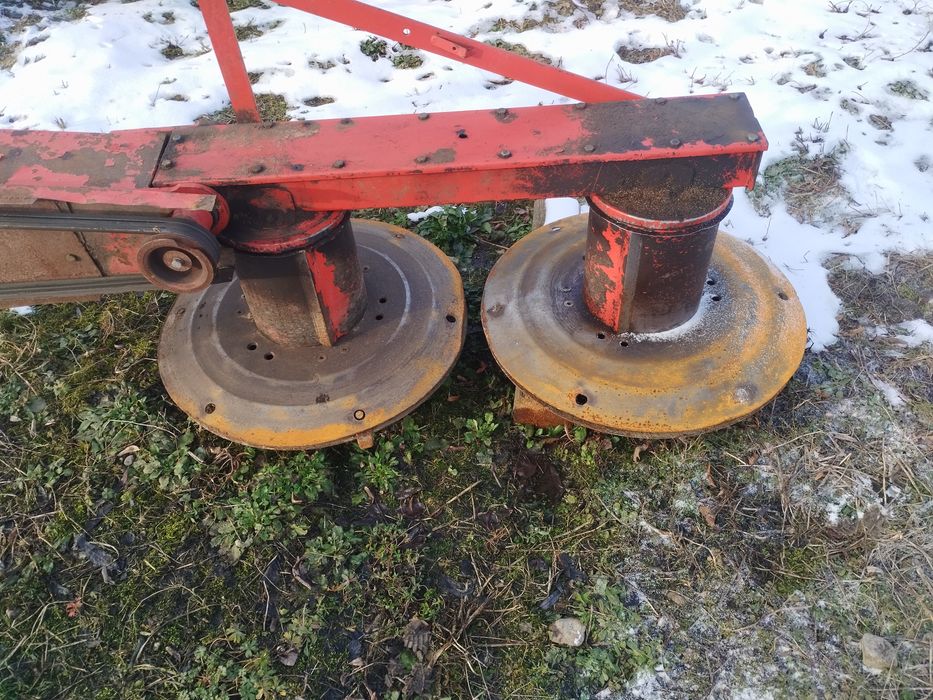 Роторна косарка в робочому стані