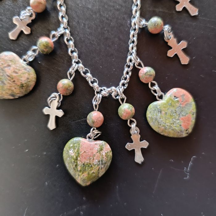 Gargantilha em aço inoxidável e pedras naturais