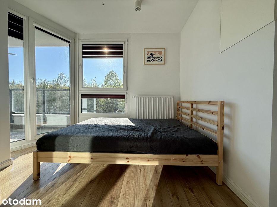 2 miejsca postojowe / balkon / tuż obok tramwaju / ul. Mogilska