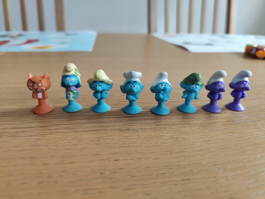 Figurki gumowe smerfy stikeez