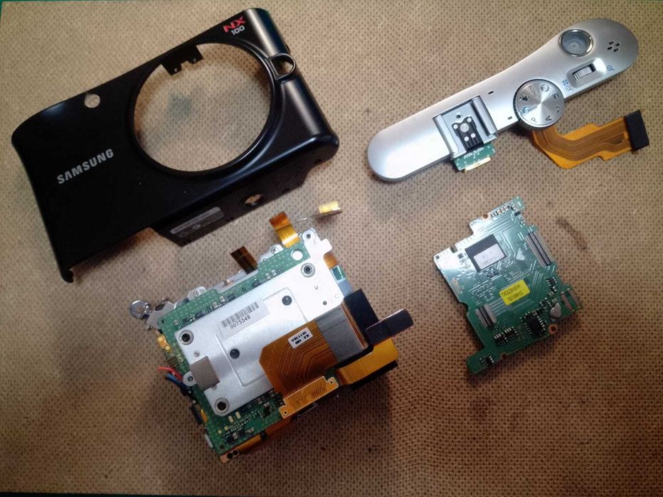 SAMSUNG NX 100 /// Viele części do Samsungów