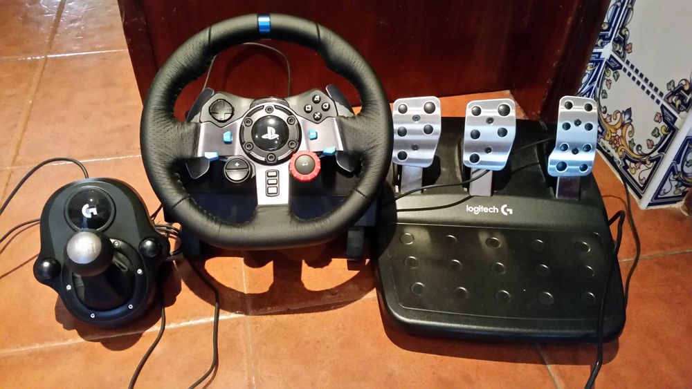 Volante PS4 + pedais + caixa de velocidades