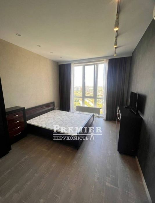 Продам 1-кімнатну квартиру з ремонтом і меблями в ЖК Альтаїр