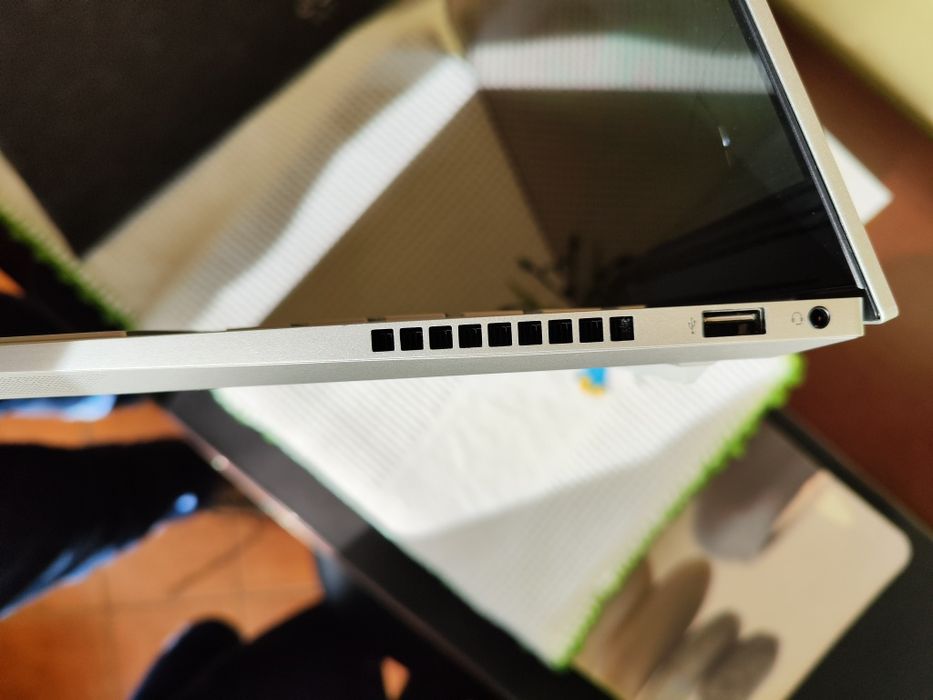 HP Envy 15 OLED i7 16GB RTX 2060 – Para peças ou reparação