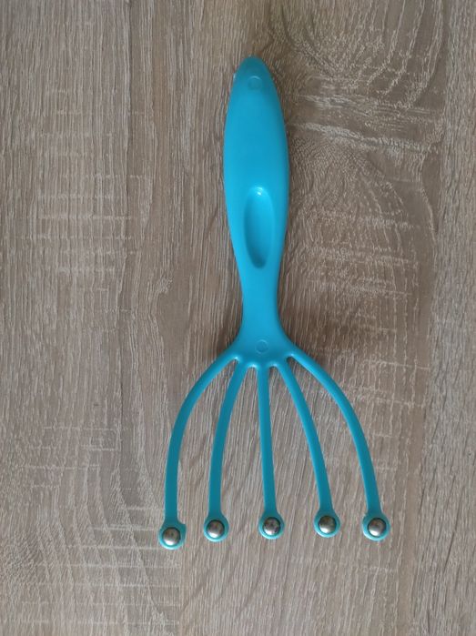 Masażer do skóry głowy