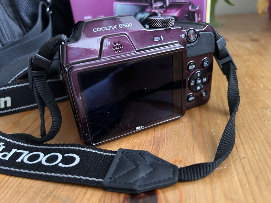 Aparat Nikon Coolpix B500 z pokrowcem