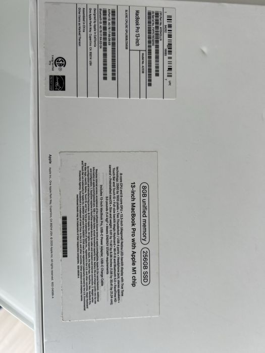 Macbook Pro M1 8GB 256GB w świetnym stanie