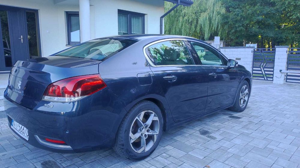 Peugeot 508 sedan