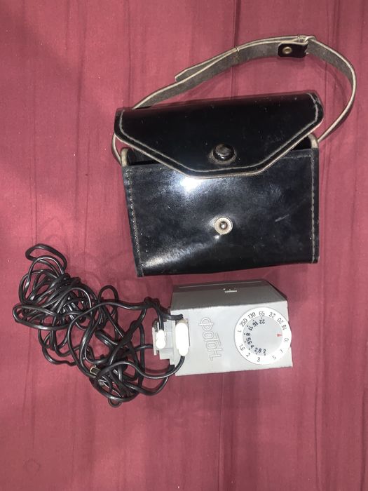 Фото вспышка Фотон 220В х 50Гц и Фотоаппарат плёночный Minolta F10 BF