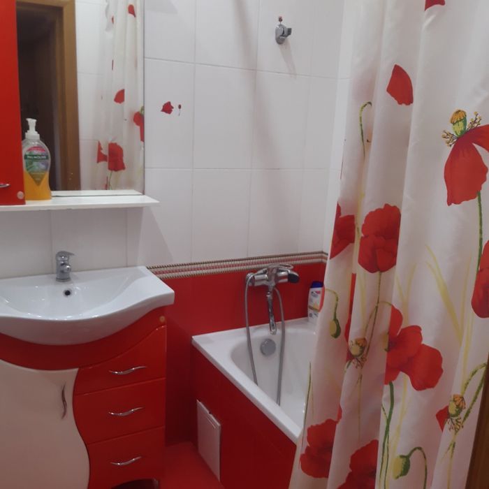 Здаю  подобово. КВАРТИРУ   велику центр Мазепи    !!! Погодинно