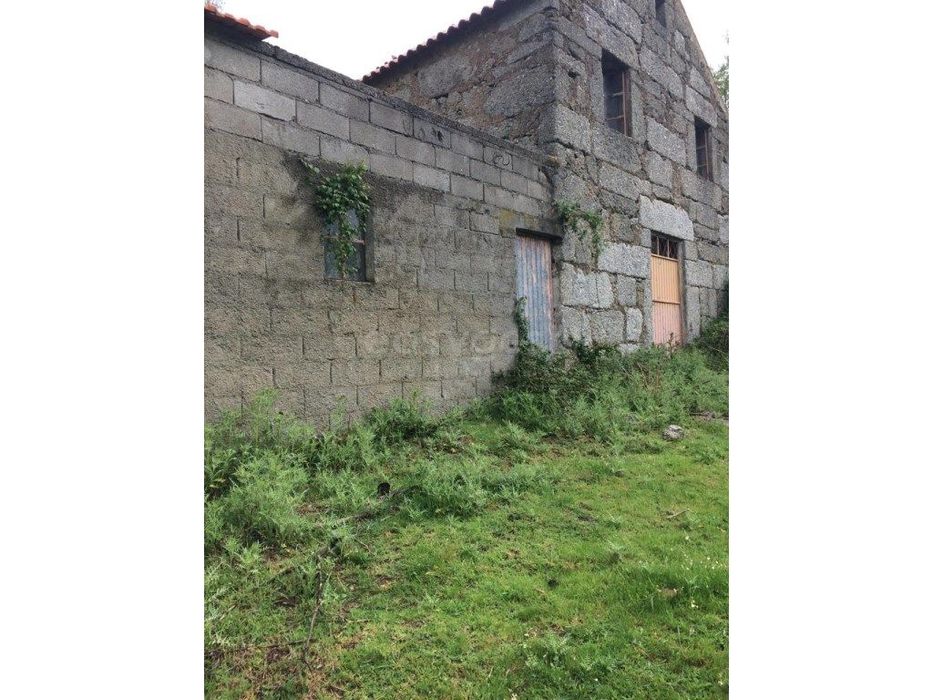 Quinta com 75.000m2, Linhares da Beira