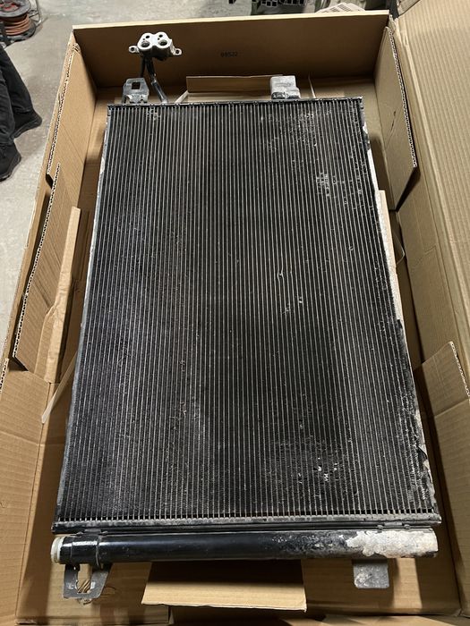 Радіатор кондиціонера конденсатор VW T5 rest 2.0 TDI CFCA