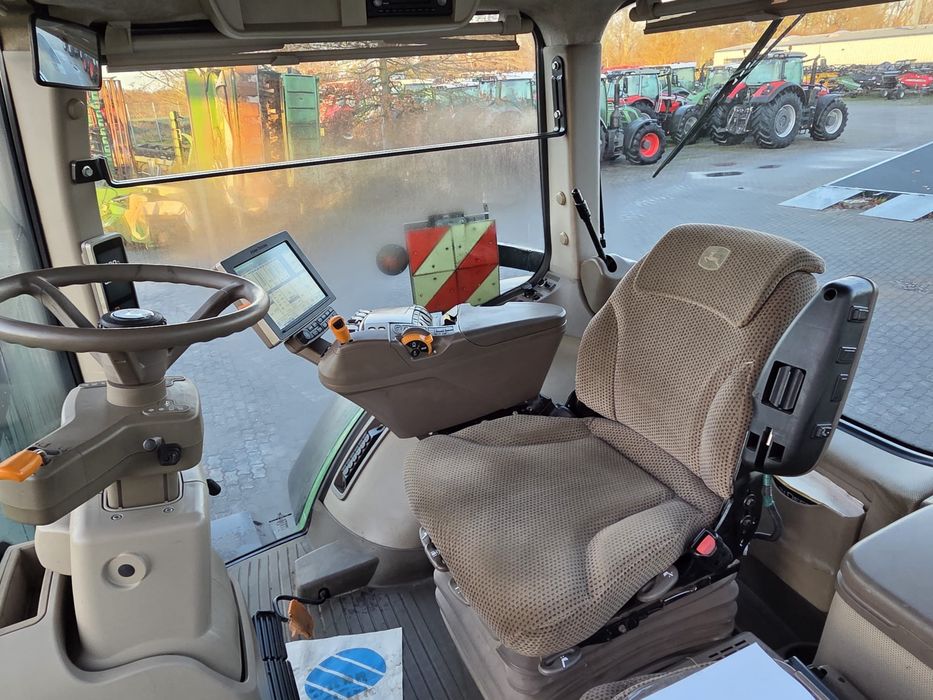 Трактор John Deere