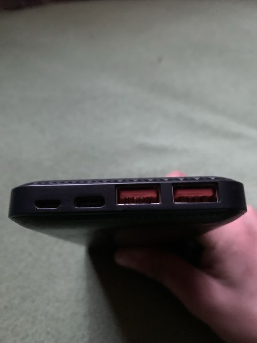 Павербанк з швидкою зарядкою на 10 тисяч