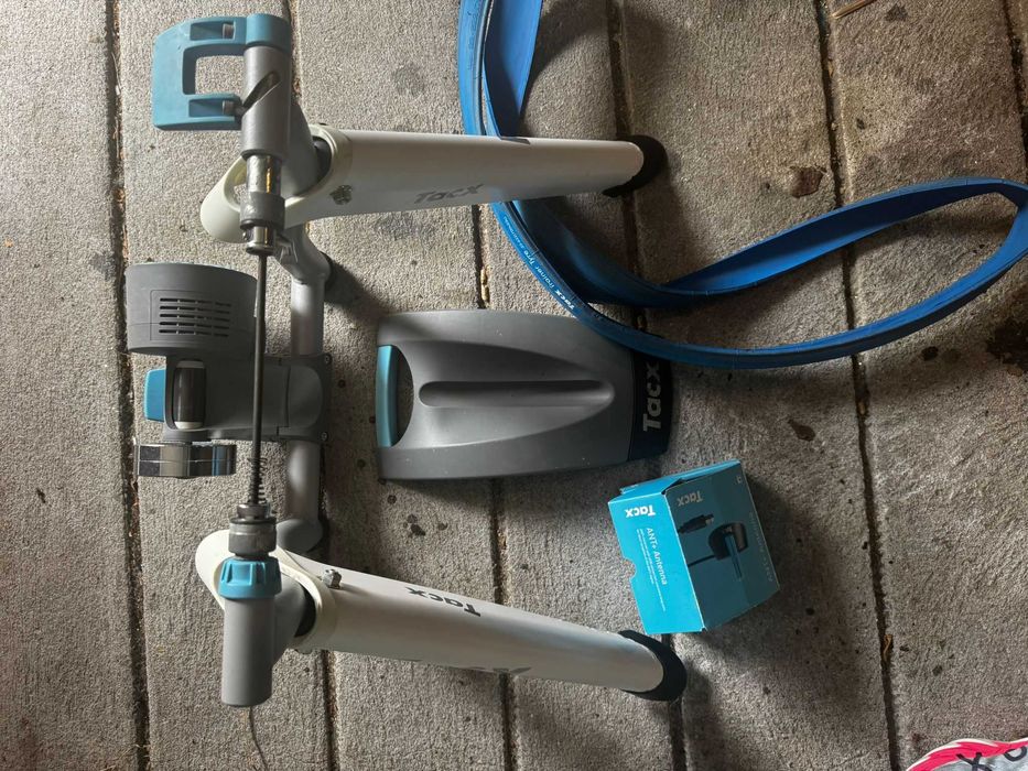 Rolo Tacx Blue Motion + Pneu Tacx Trainer + ANT+ + Suporte Roda Frontal