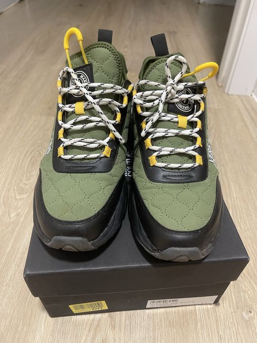 Продам кроссовки мужские Versace