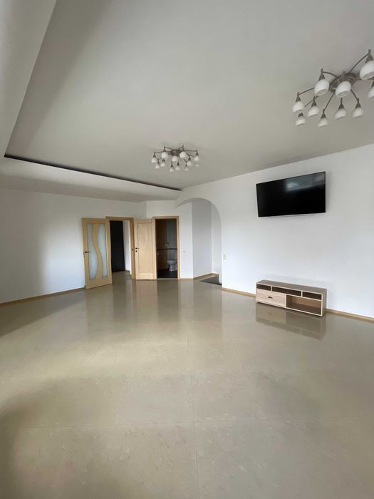 Будинок 450м2 біля печерської школи