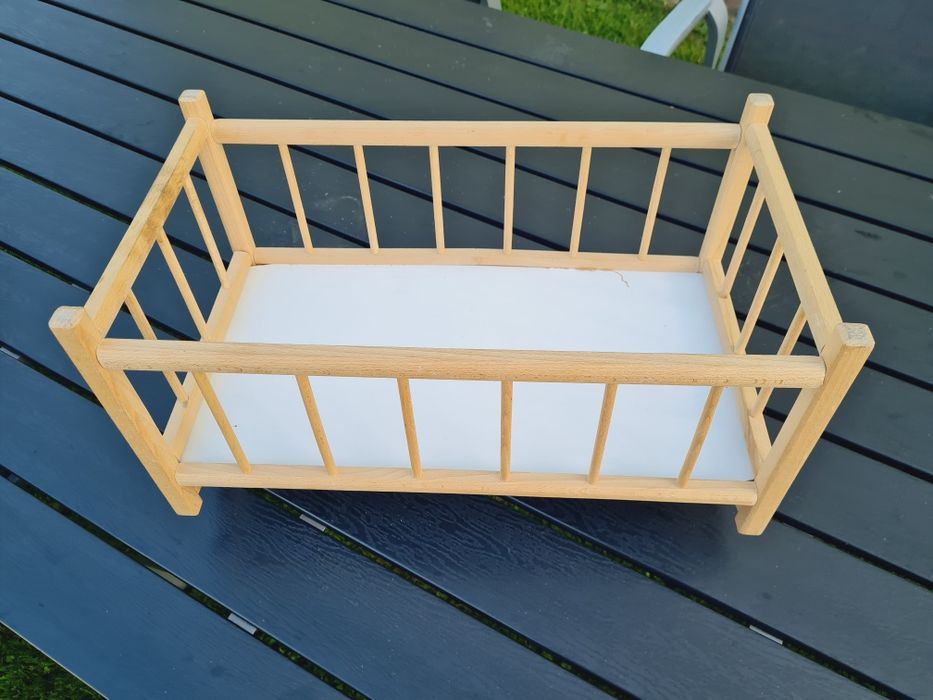 Łóżeczko kołyska dla lalek