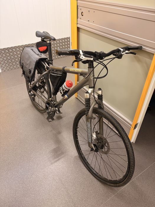 Bicicleta com acessorios