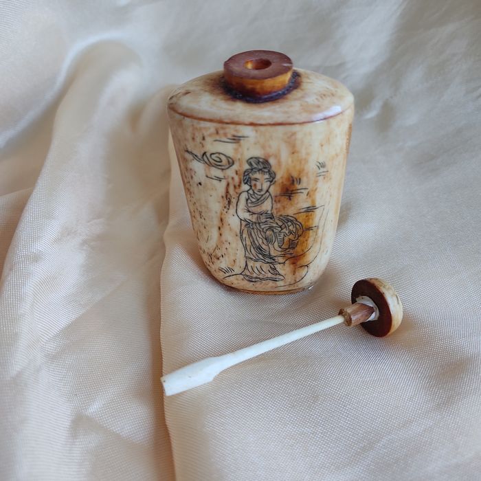 Snuff bottle (antigo)