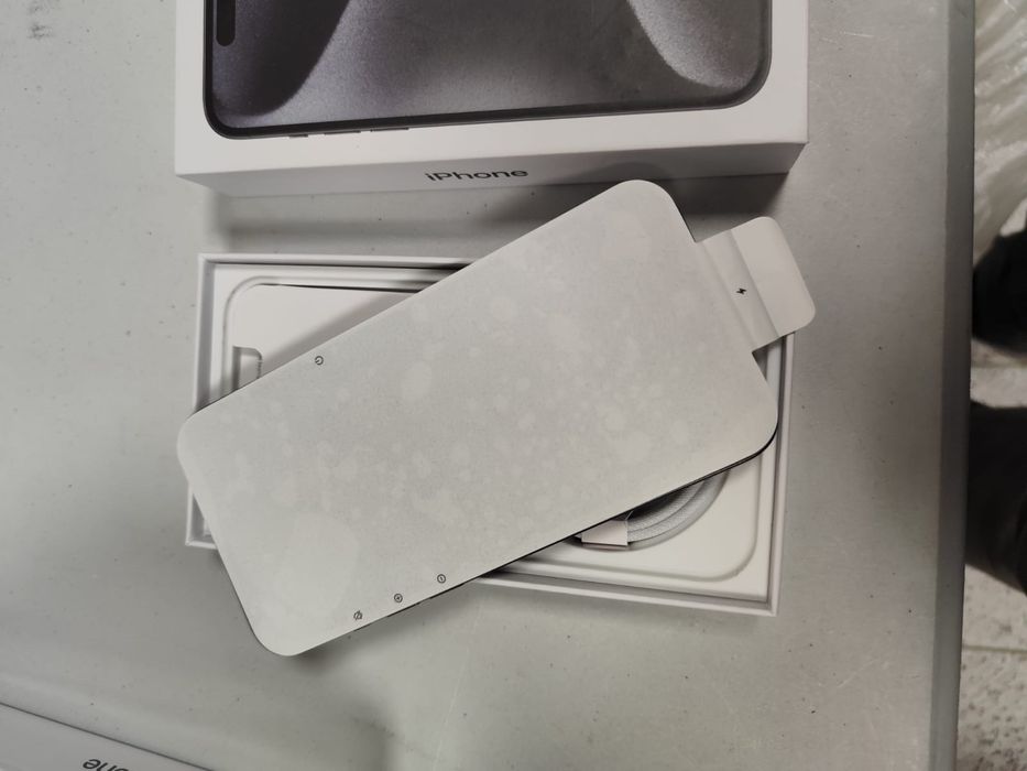 iPhone 15 Pro max - Ler descrição