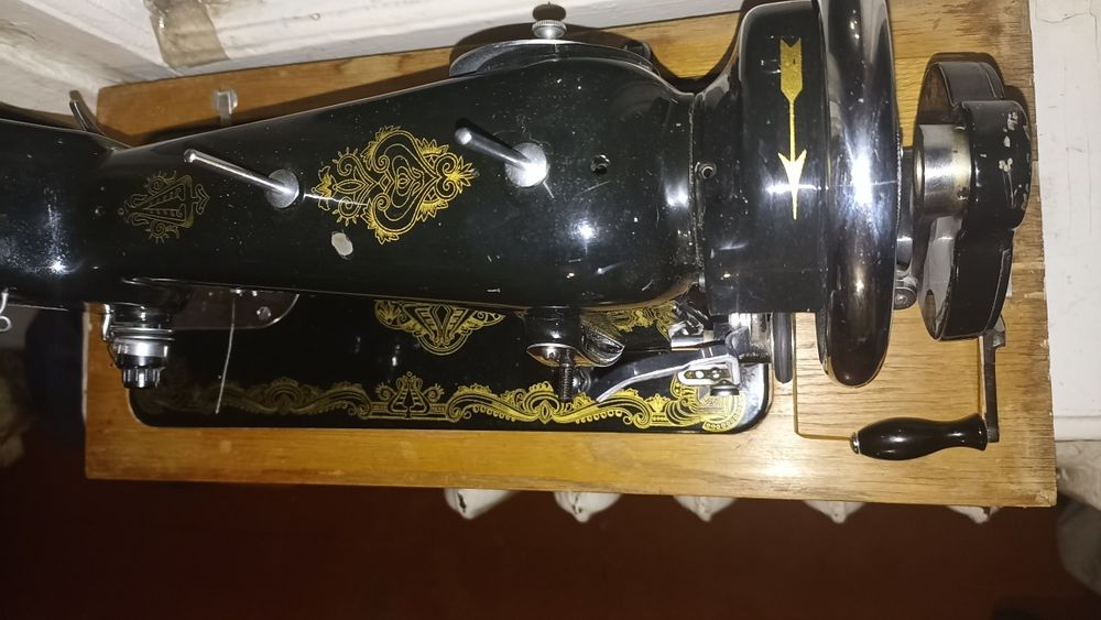 Продам швейную машинку лучник СССР