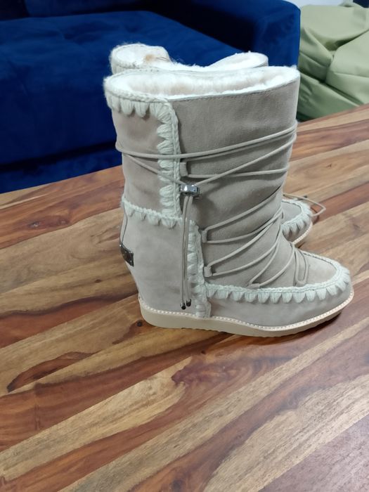 Piękne nowe ocieplane buty na koturnie r 39