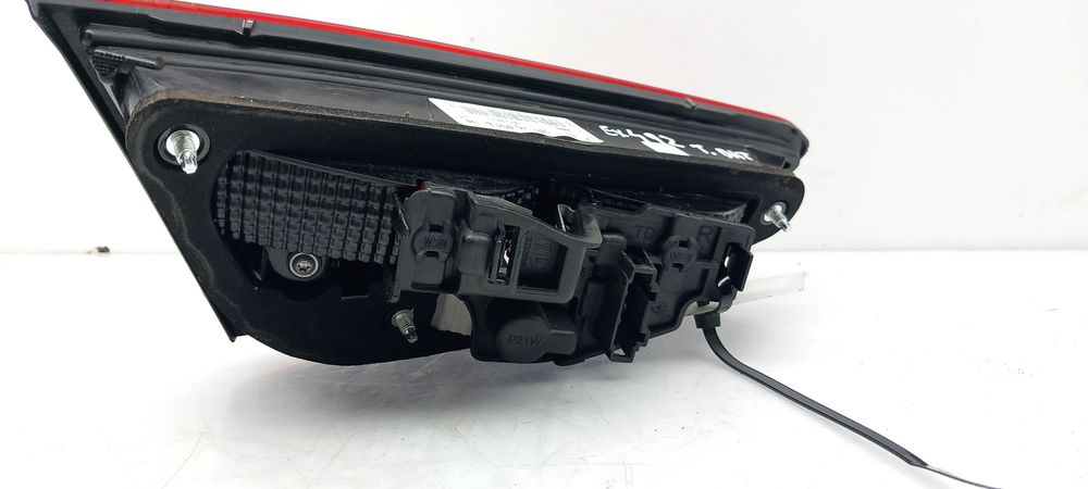 Farolim da mala direito SEAT Leon (5F1)