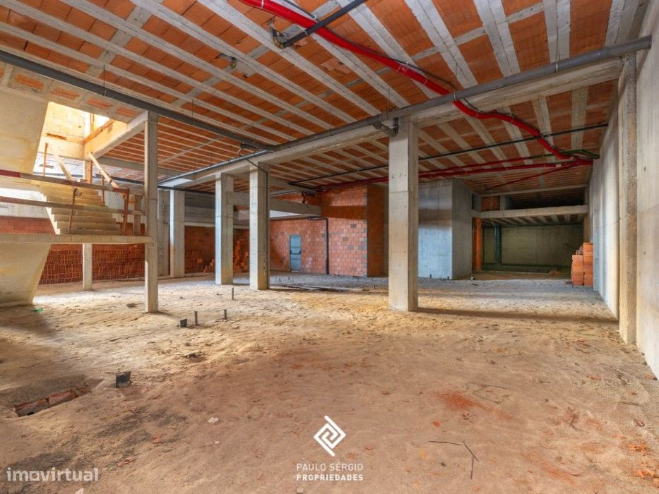 Loja Mafamude - Vila Nova de Gaia - com 578,50m2