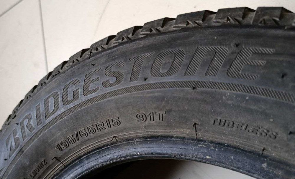 Пара шин б/у 195/65R15 91T Bridgestone Blizzak LM001 EVO